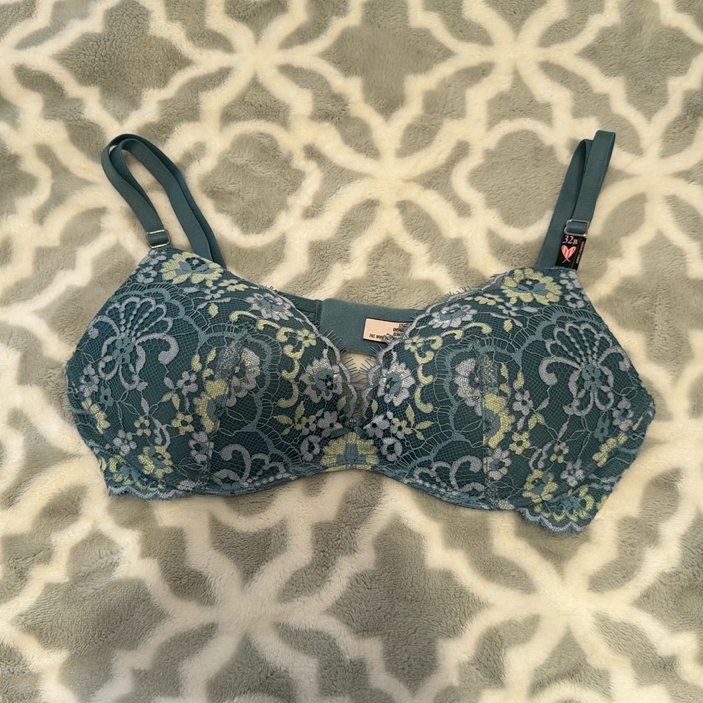 Victoria Secret 32B teal lacy dream angels bra
